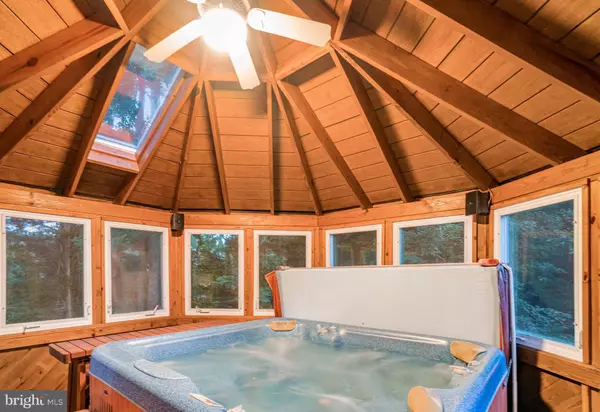 Fairfax, VA 22030,5271 TRACTOR LN