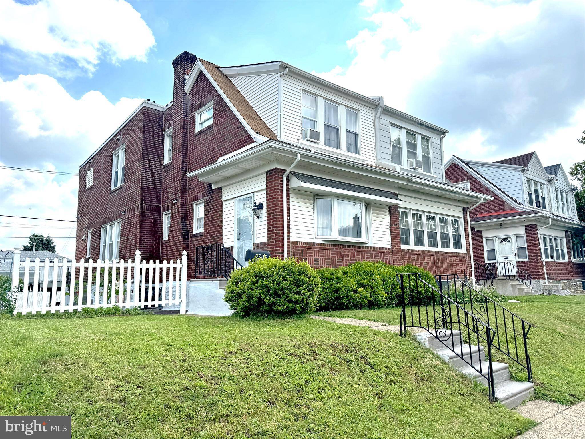Philadelphia, PA 19152,2325 FULLER ST