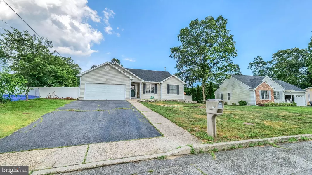 139 FLIPPER AVE, Manahawkin, NJ 08050