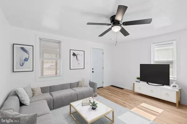 Williamstown, NJ 08094,221 OAK ST