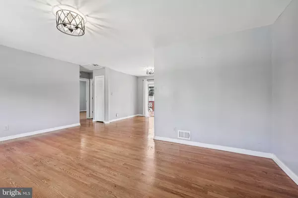 Lanham, MD 20706,9327 BANDERA ST