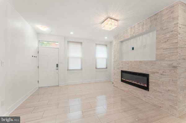 Philadelphia, PA 19122,1529 N LAWRENCE ST