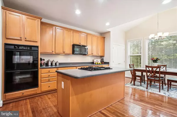 Lorton, VA 22079,8764 FLOWERING DOGWOOD LN