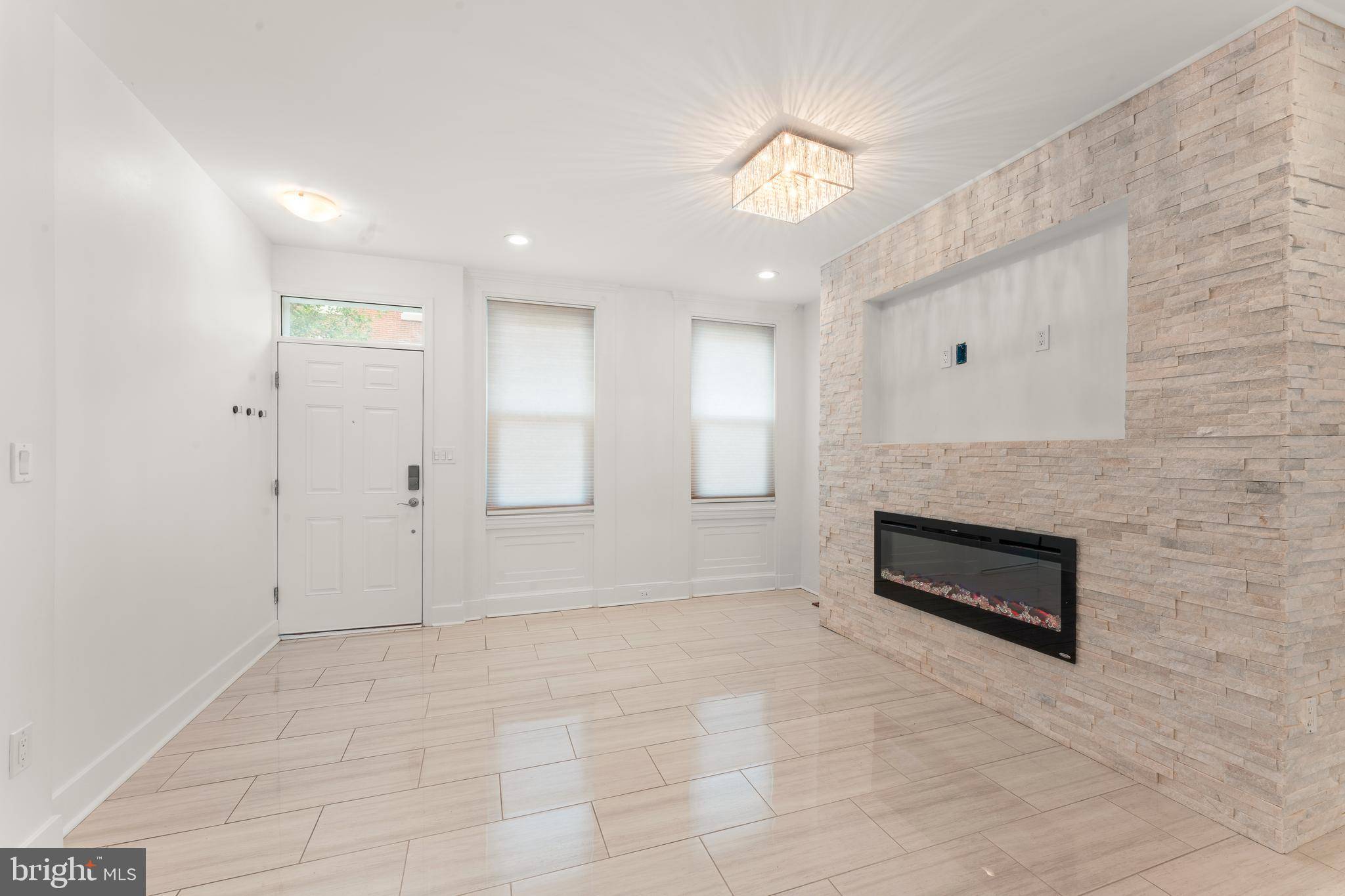 Philadelphia, PA 19122,1529 N LAWRENCE ST