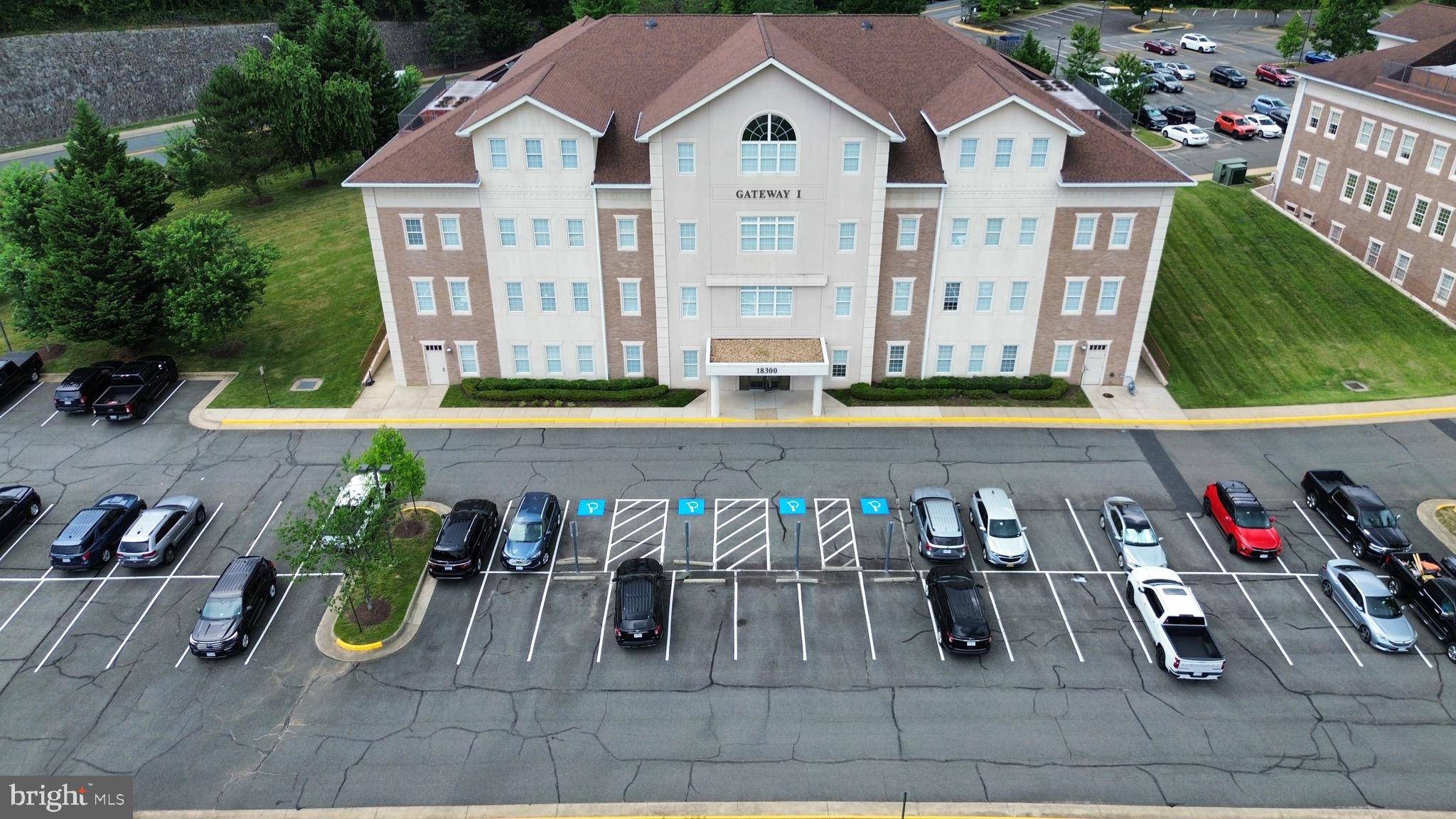 Triangle, VA 22172,18300 QUANTICO GATEWAY DR #100