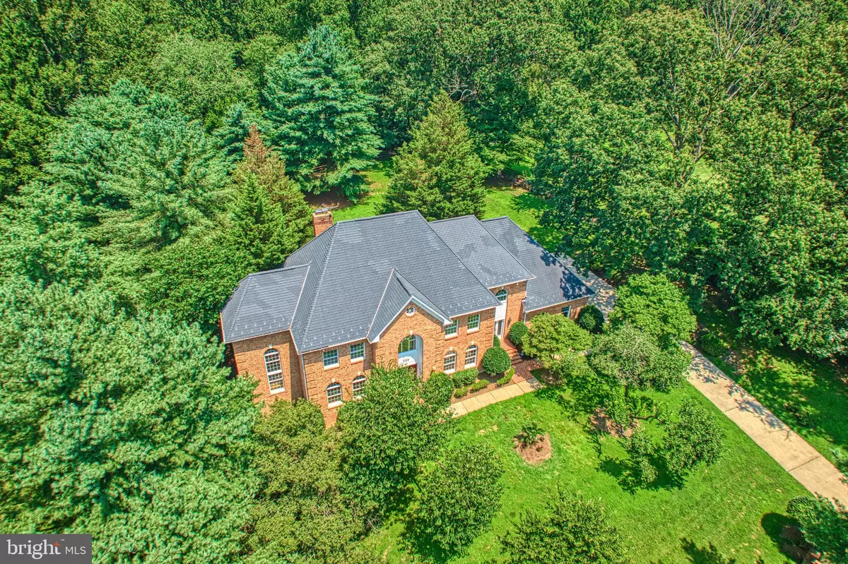 Great Falls, VA 22066,250 GOLDEN WOODS CT