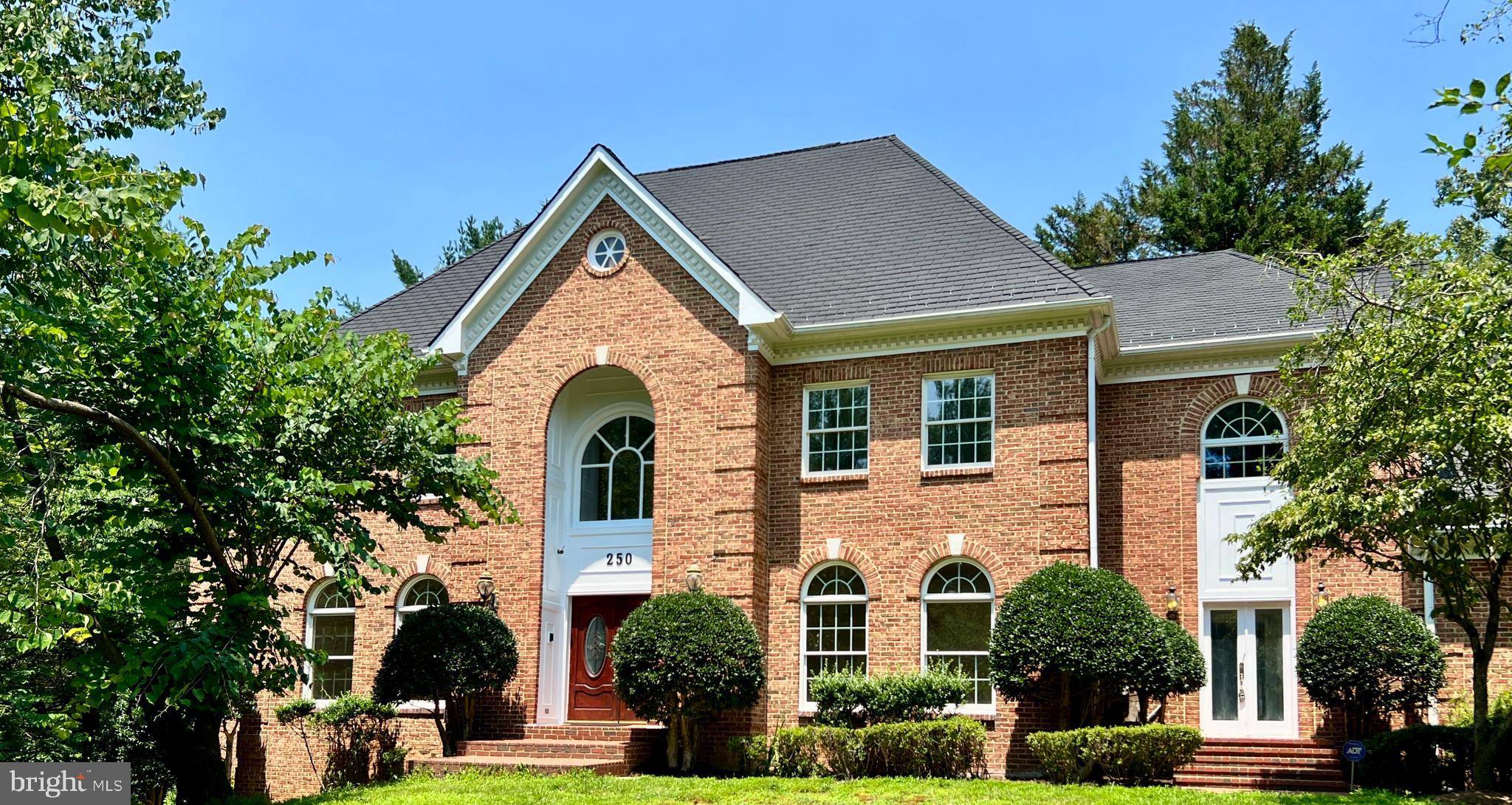 250 GOLDEN WOODS CT, Great Falls, VA 22066