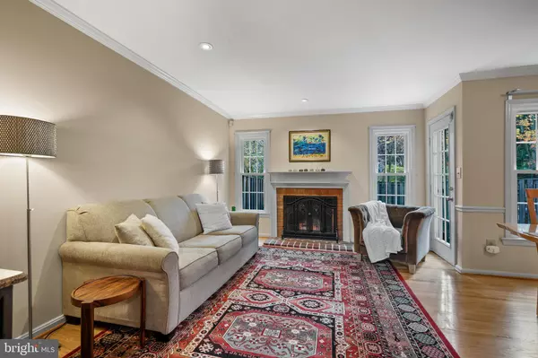 Alexandria, VA 22307,1821 DUFFIELD LN