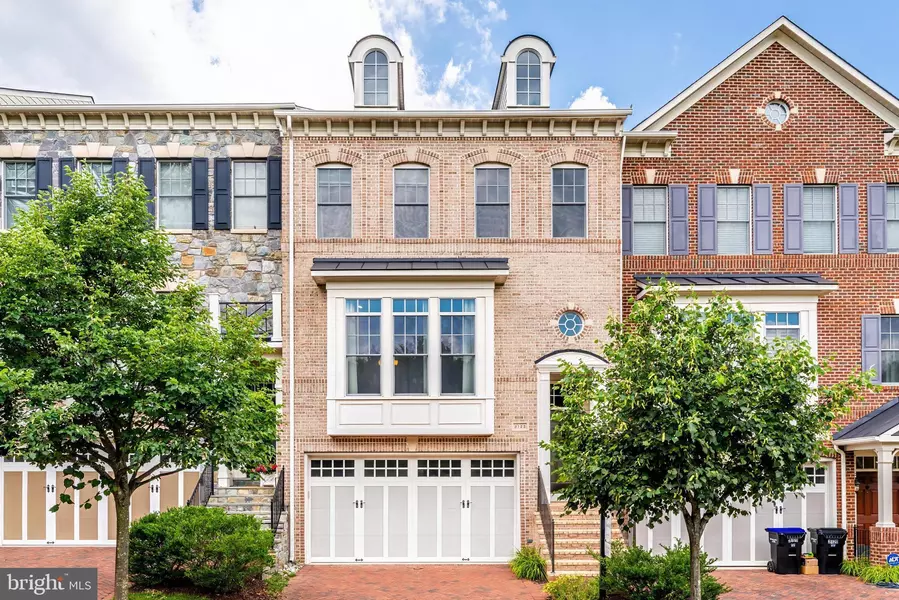 2122 MCCONVEY PL, Falls Church, VA 22043