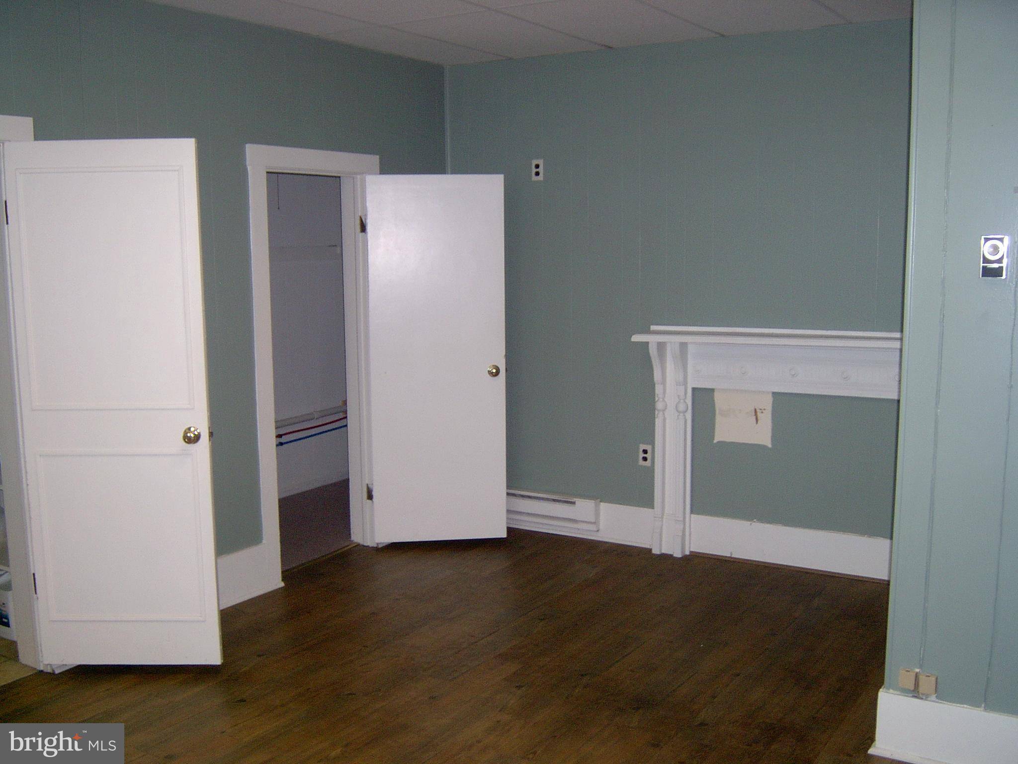 Charles Town, WV 25414,128 WEST WASHINGTON ST