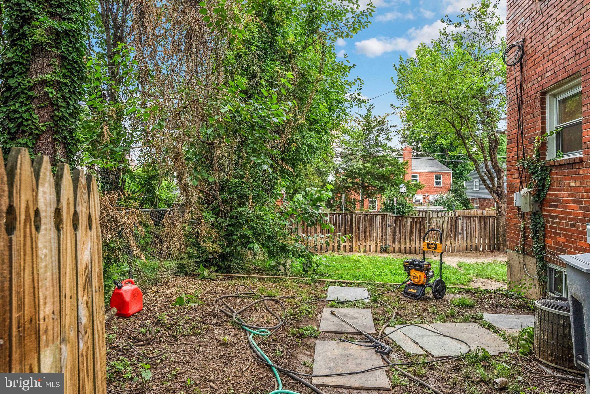 Alexandria, VA 22303,2236 FARRINGTON AVE