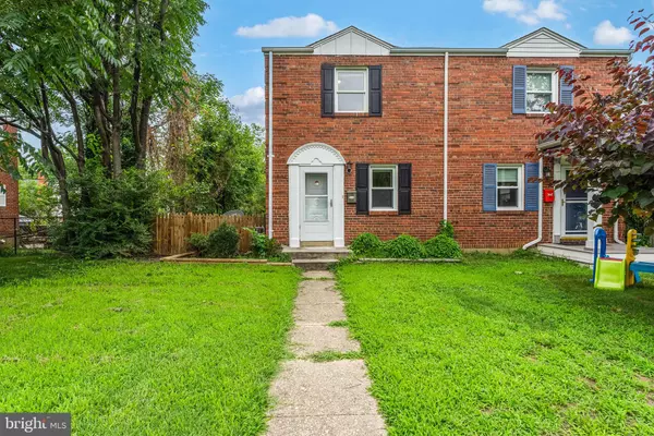 2236 FARRINGTON AVE, Alexandria, VA 22303