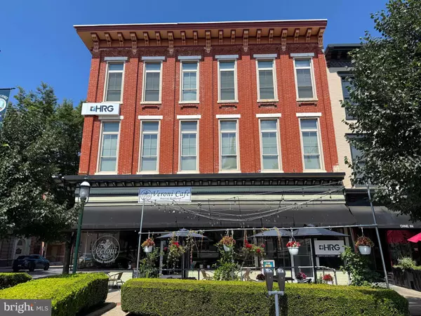 Chambersburg, PA 17201,1 N MAIN