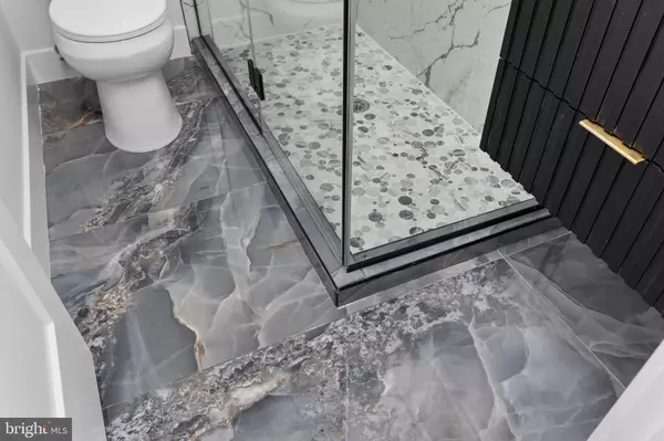 Cranbury, NJ 08512,6 RYAN RD