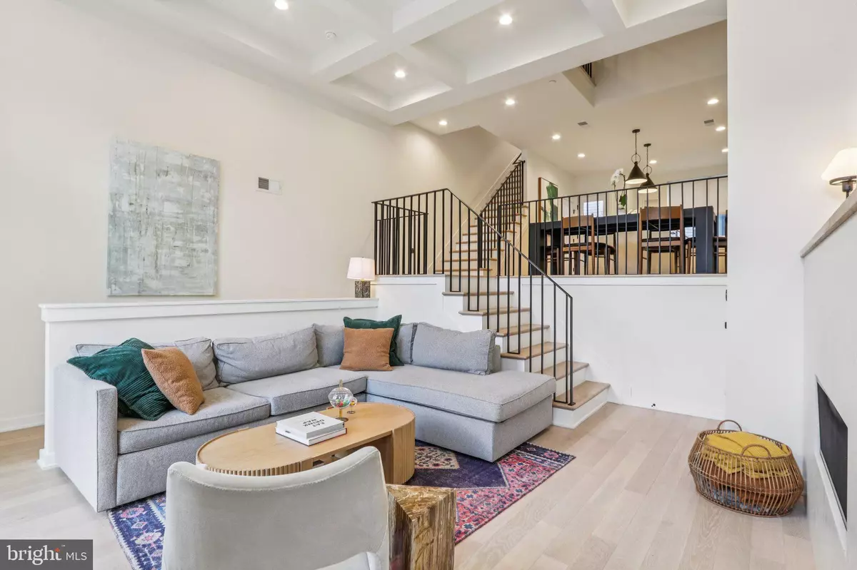 Philadelphia, PA 19123,953 N MARSHALL ST