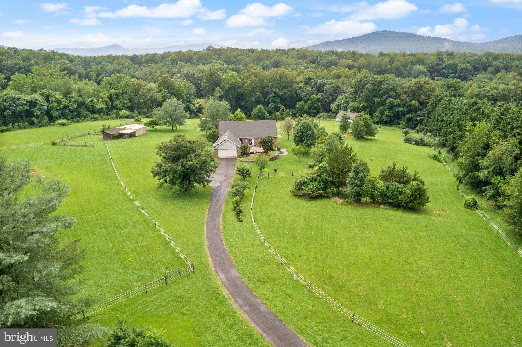 13001 COUNTRY VIEW LN, Amissville, VA 20106