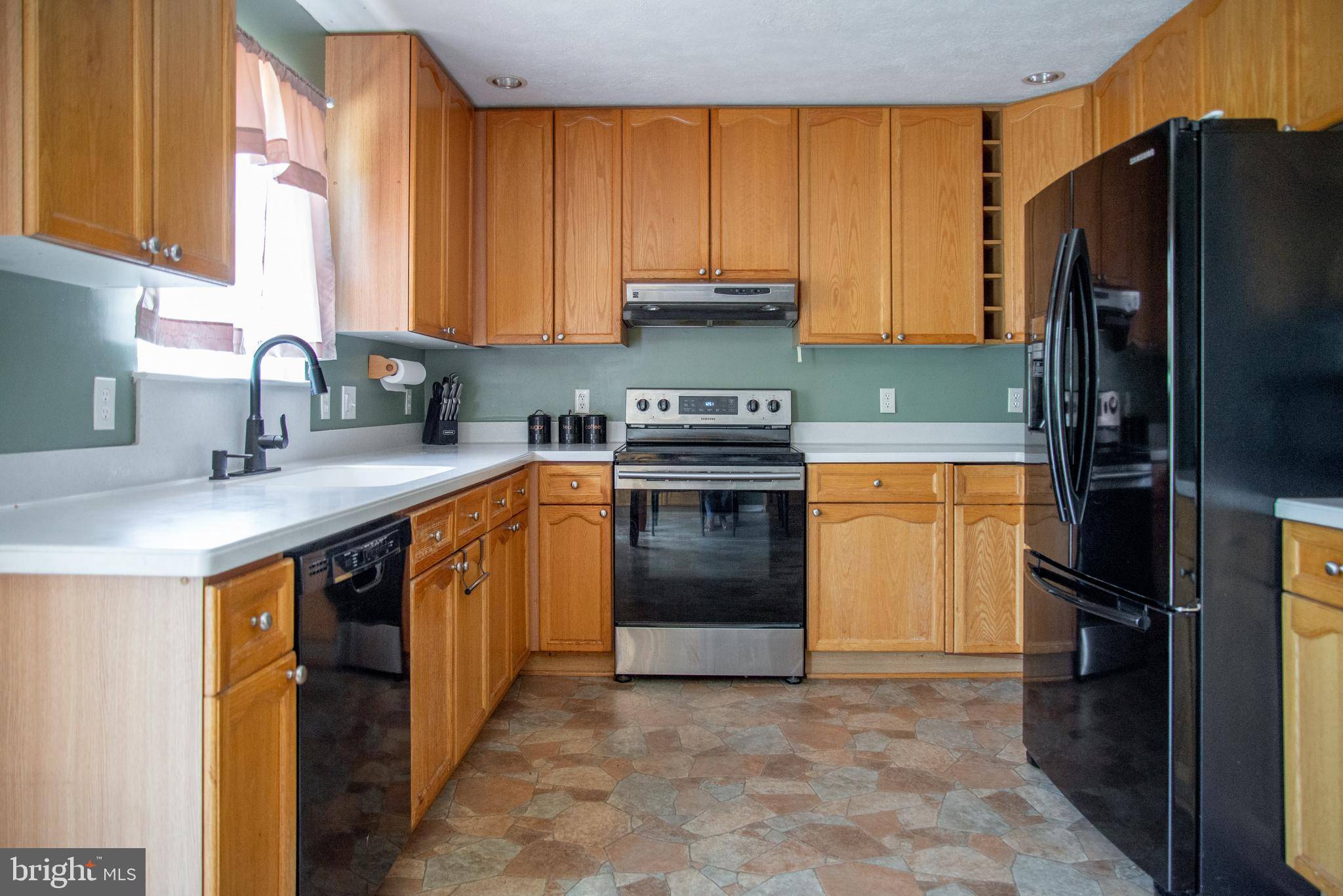 Fredericksburg, VA 22405,18 CROSS CUT LN
