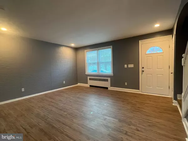 Baltimore, MD 21218,3925 REXMERE RD
