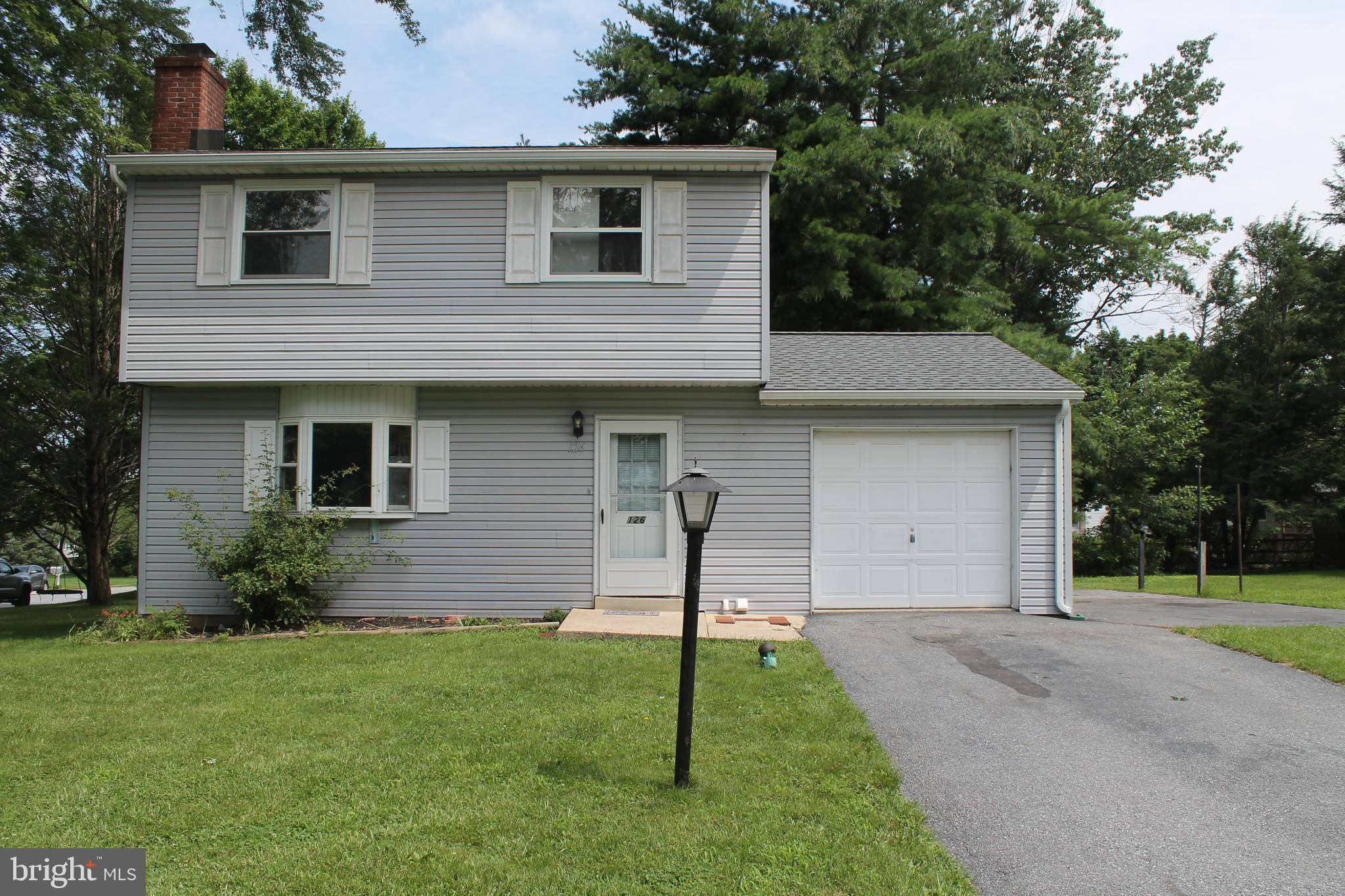 126 SUMMER LN, Lititz, PA 17543