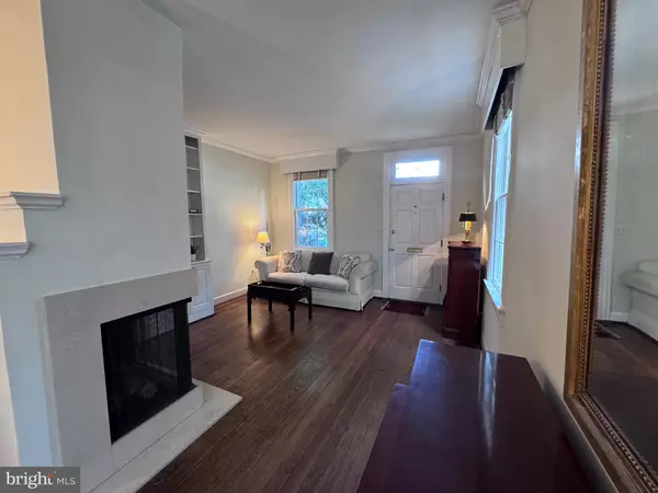 Alexandria, VA 22314,210 GIBBON ST