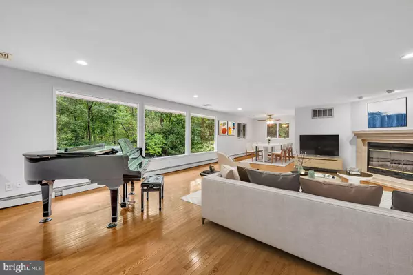 Morganville, NJ 07751,62 REIDS HILL RD