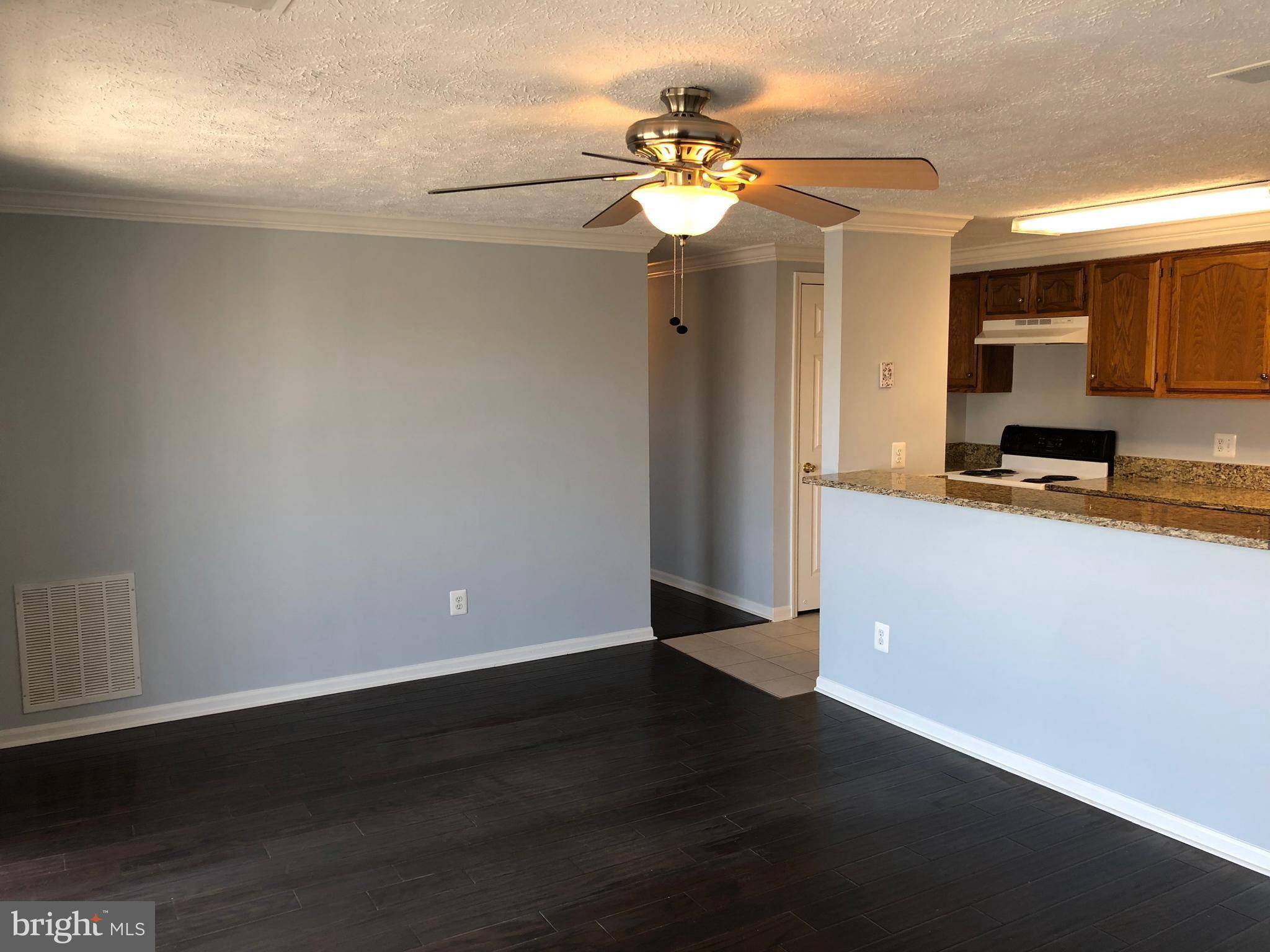 Dumfries, VA 22026,17050 CAPRI LN #301