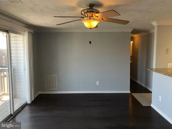 Dumfries, VA 22026,17050 CAPRI LN #301