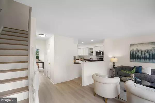 Leesburg, VA 20175,604 TAMMY TER SE