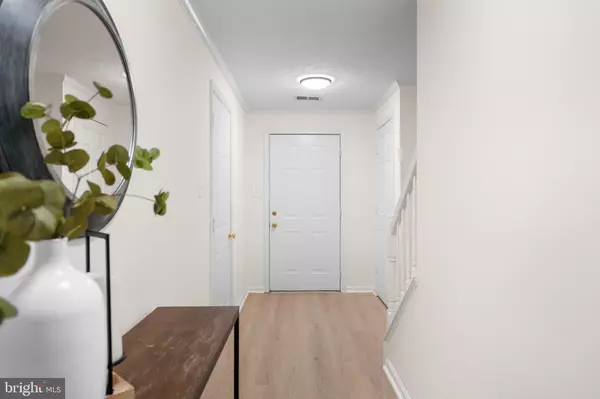 Leesburg, VA 20175,604 TAMMY TER SE