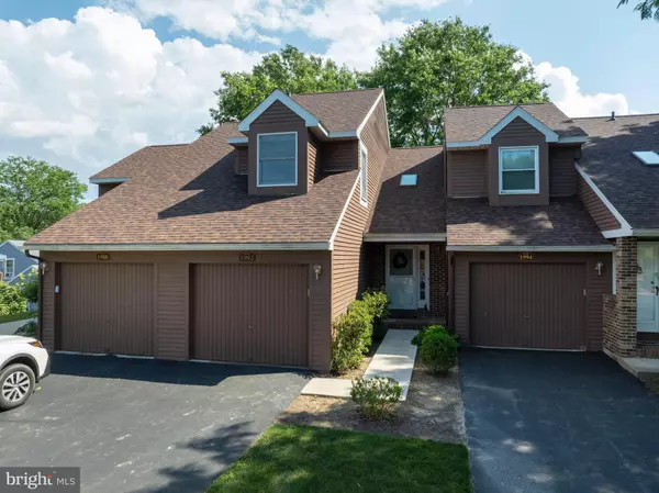 1992 HARVEST CIR, State College, PA 16803