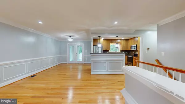 Sterling, VA 20164,400 E AMHURST ST E