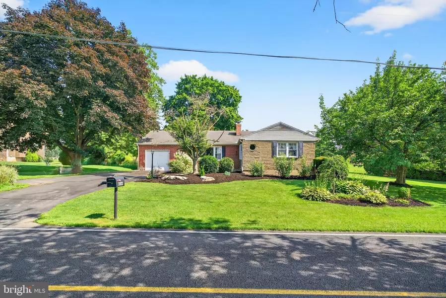 4164 HECKTOWN RD, Bethlehem, PA 18020