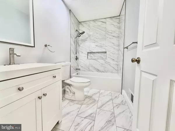 Lawrence Township, NJ 08648,11 POILLON CT