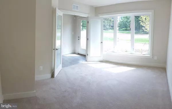 Bethesda, MD 20817,6583 ROCK SPRING