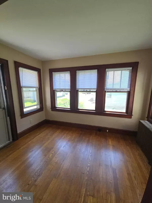 Pennsville, NJ 08070,18 1/2 MAIN ST