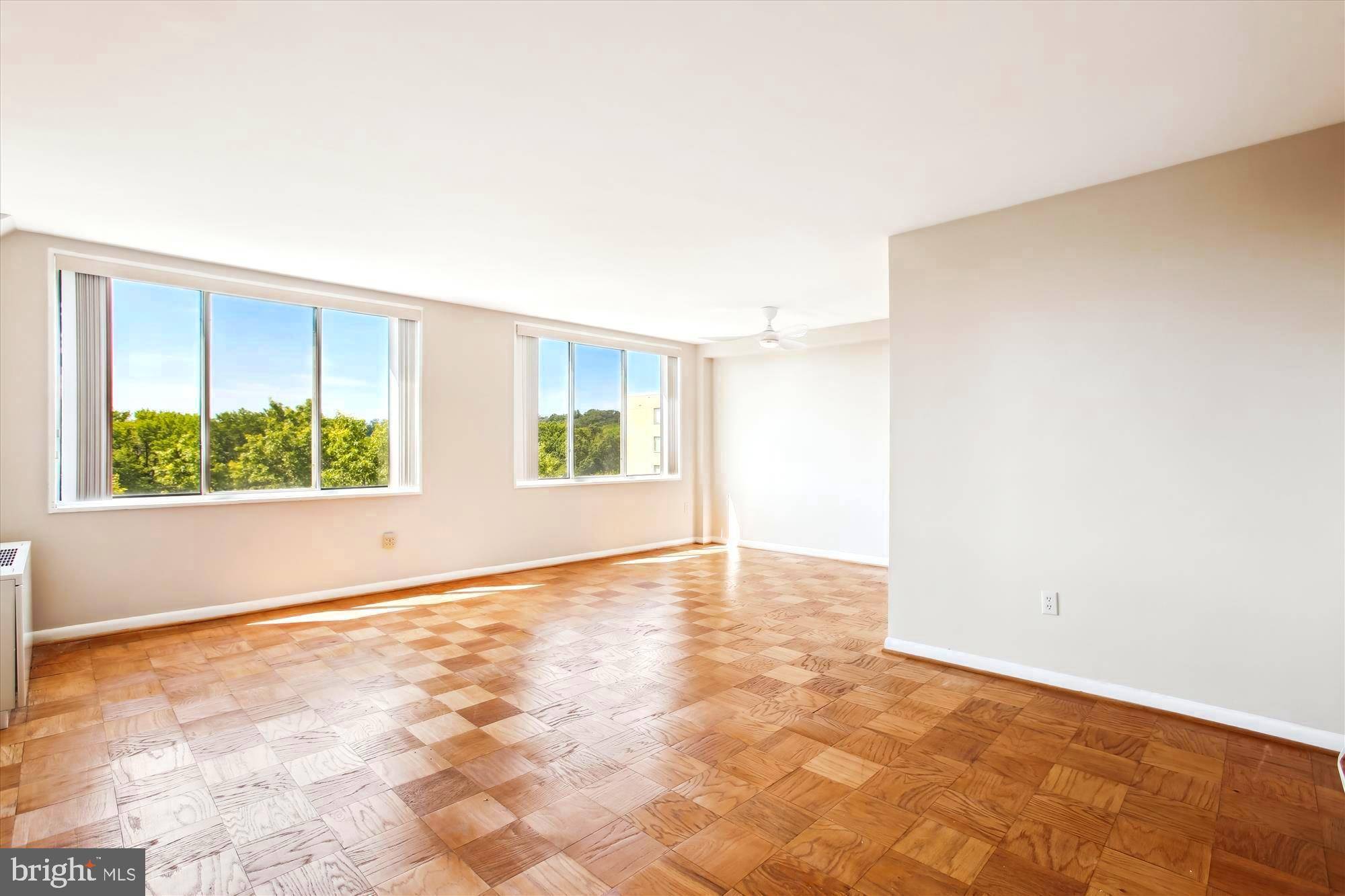 Alexandria, VA 22307,6621 WAKEFIELD DR #812