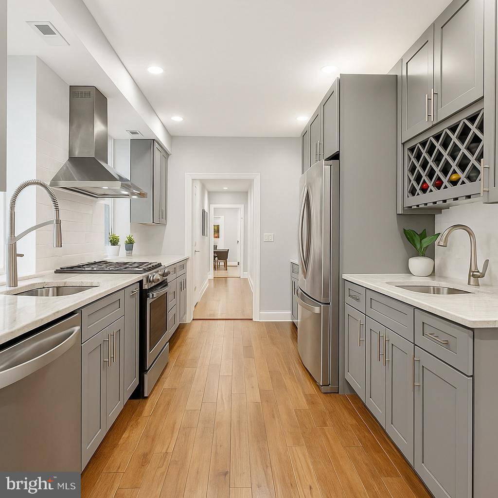 Baltimore, MD 21231,1915 E LOMBARD ST