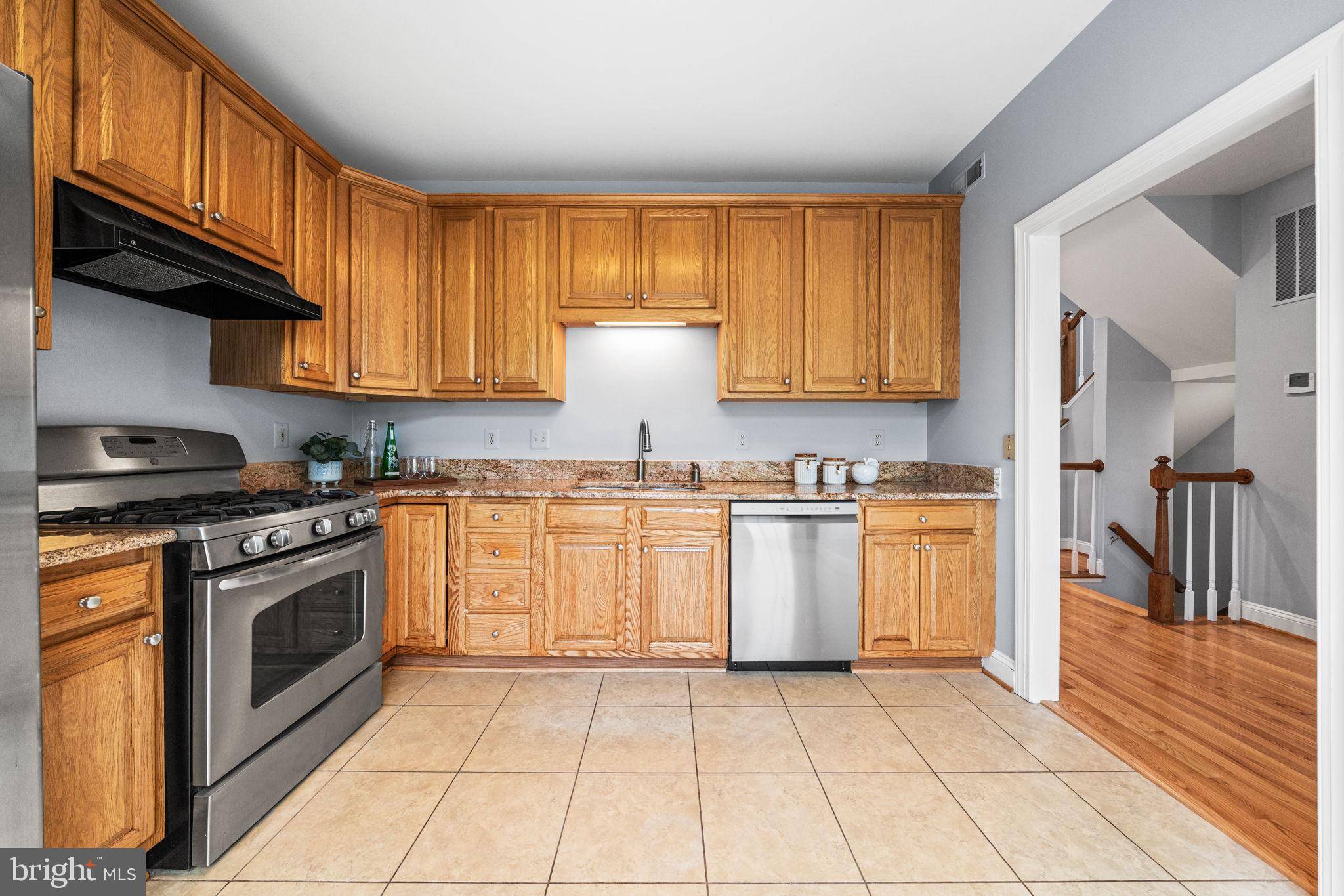 Vienna, VA 22181,2725 BARONHURST DR