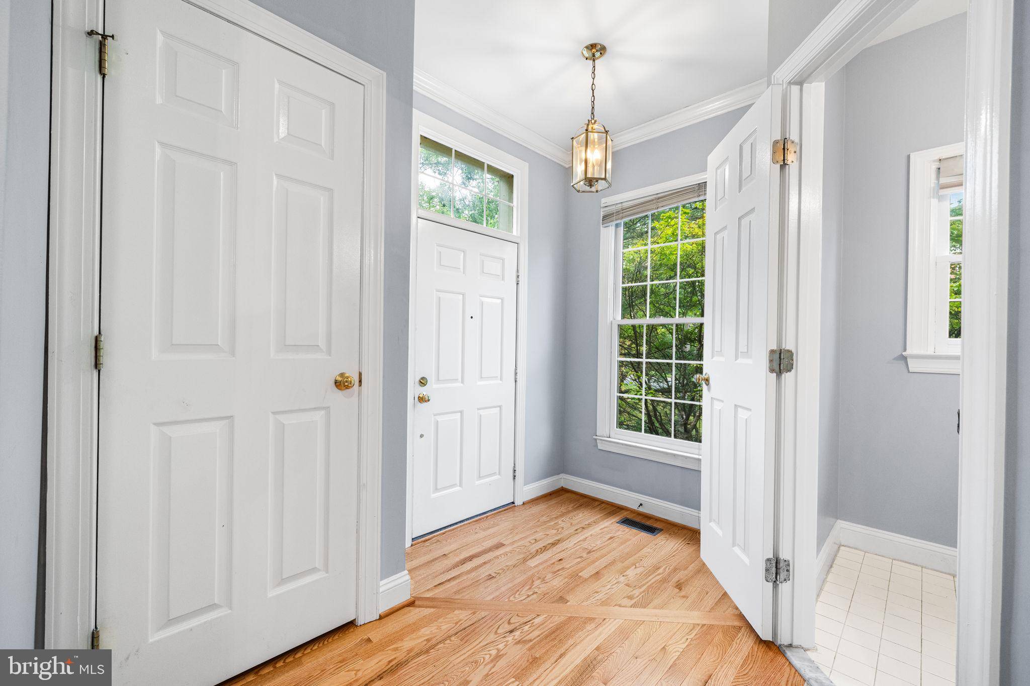 Vienna, VA 22181,2725 BARONHURST DR