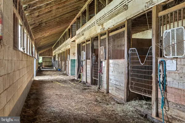 Gordonsville, VA 22942,13427 HILLTOP FARM RD