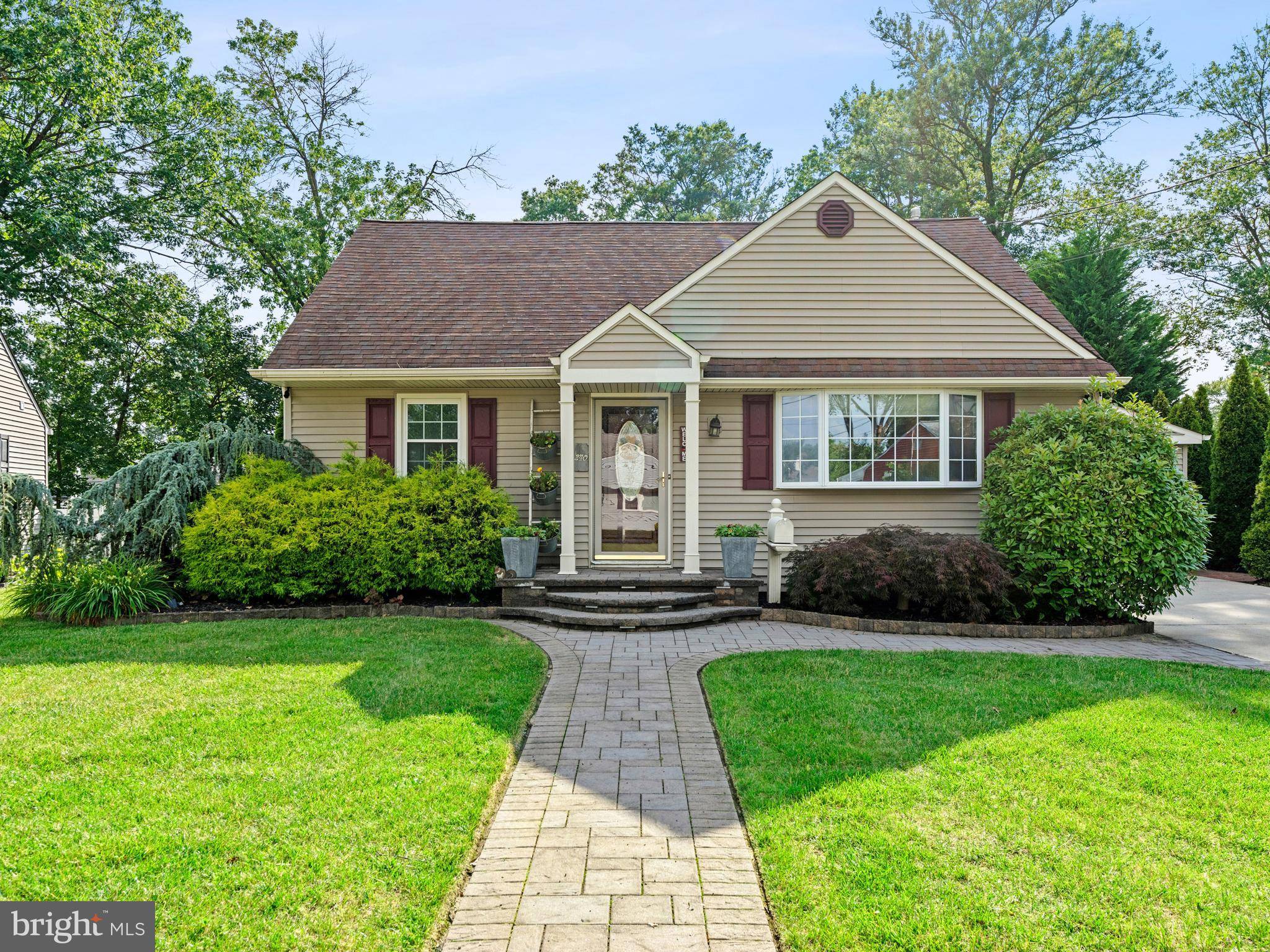 Audubon, NJ 08106,240 WARD AVE