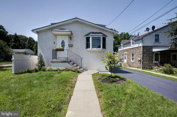 411 ROBERTS AVE, Conshohocken, PA 19428