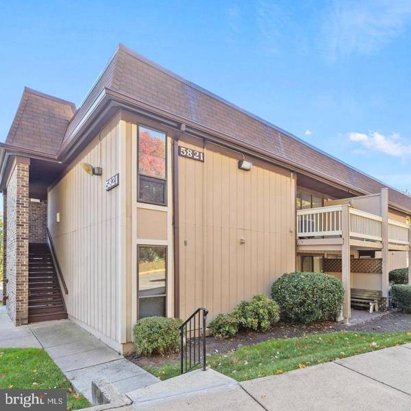 5821 ROYAL RIDGE DR #F, Springfield, VA 22152
