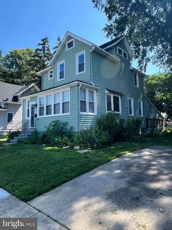 Gloucester City, NJ 08030,334 ROSALIND AVE