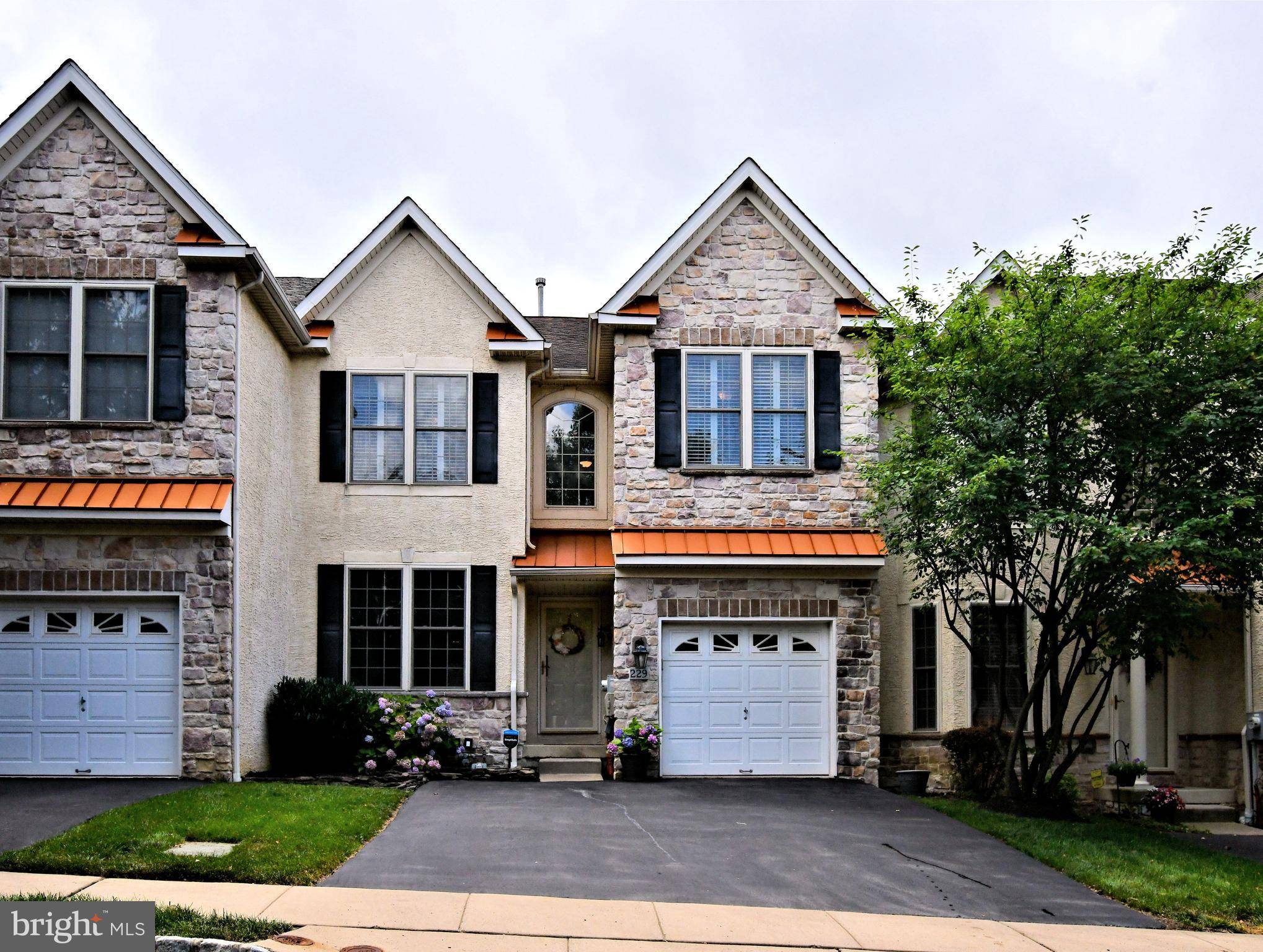 Conshohocken, PA 19428,229 BAREFIELD LN