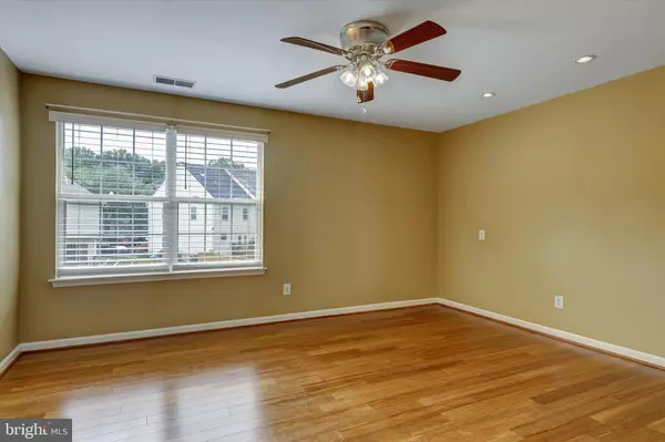 Odenton, MD 21113,195 LANGDON FARM CIR #77