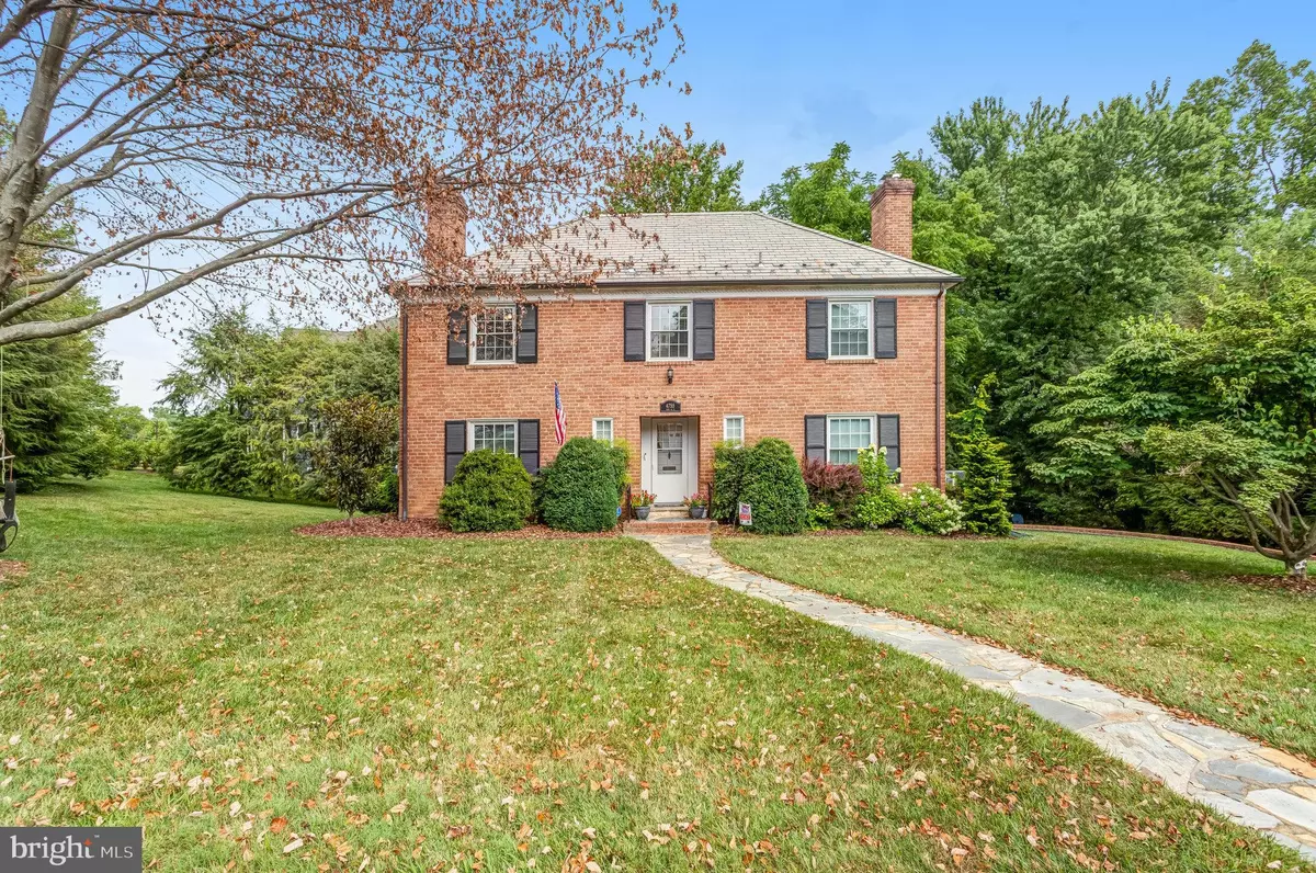 Arlington, VA 22207,4755 34TH ST N