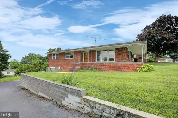 Chambersburg, PA 17202,806 HIGHLAND DR