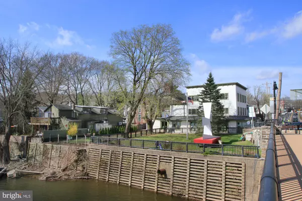 New Hope, PA 18938,15 E BRIDGE ST