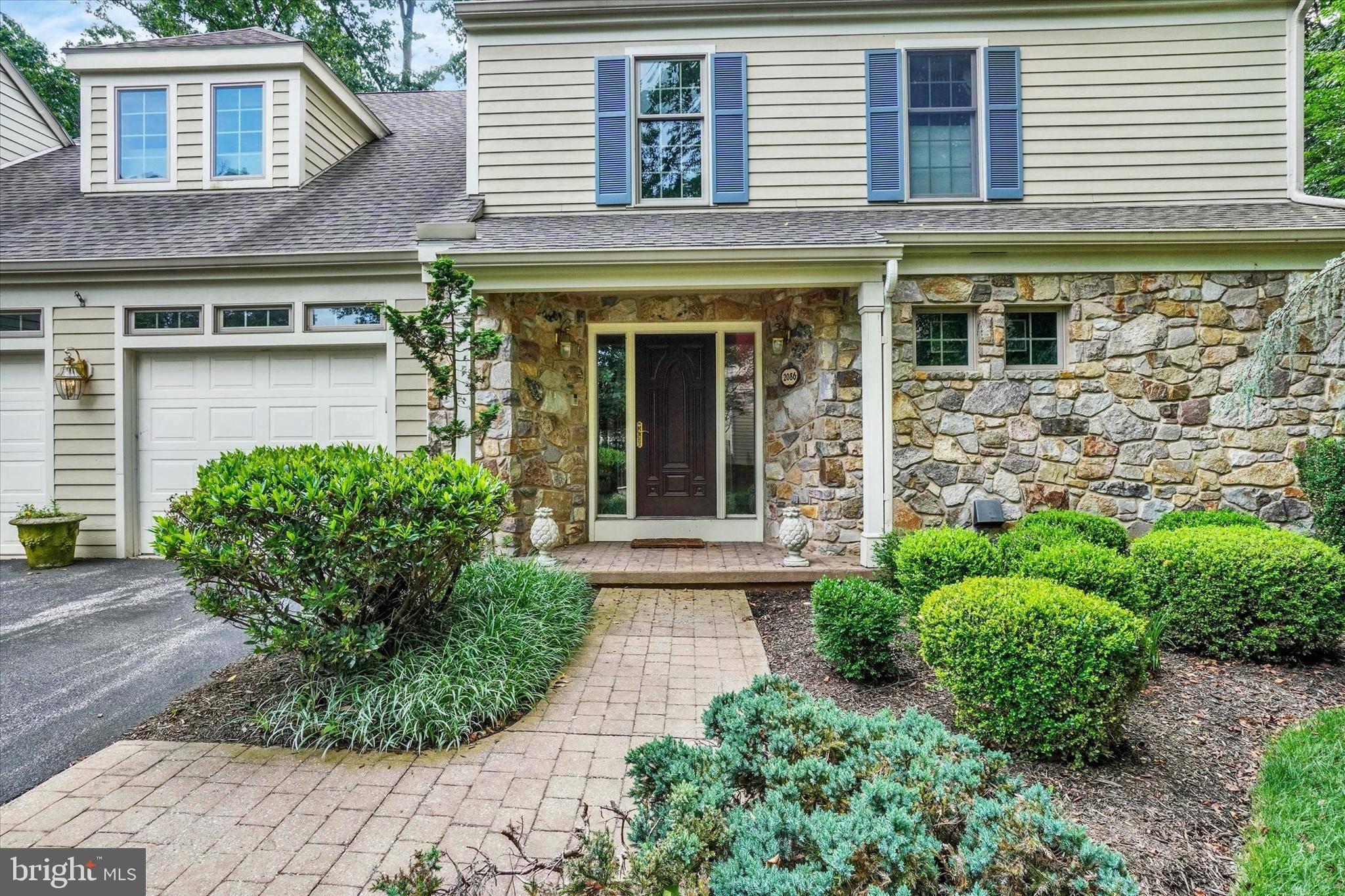 York, PA 17403,2086 ROSEWOOD LN